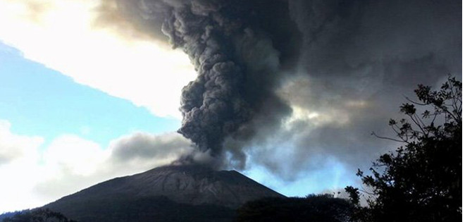 Unas 40 explosiones en el volcán ecuatoriano Tungurahua