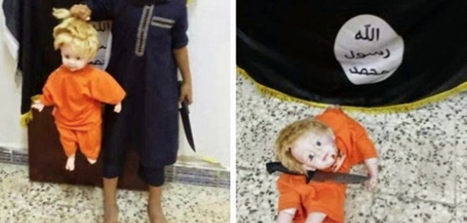 Estado Islámico enseña a los niños a decapitar utilizando muñecas