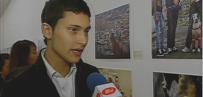 Jóvenes con cáncer exhiben sus obras fotográficas en Quito