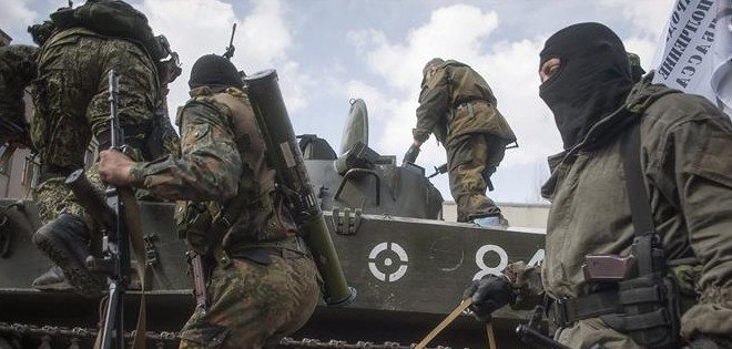 Milicias prorrusas se apoderan de varios blindados del ejército ucraniano