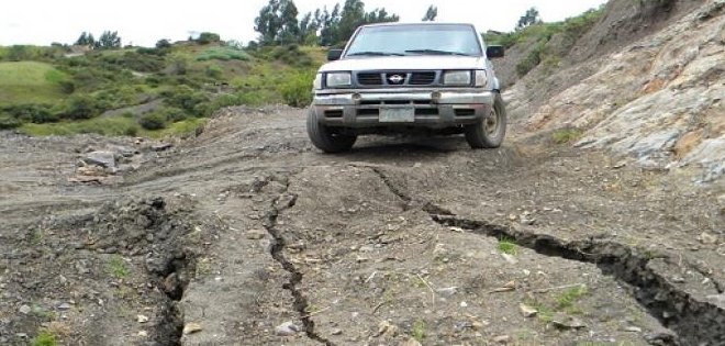 Perú decreta emergencia en distrito andino donde un pueblo se hunde