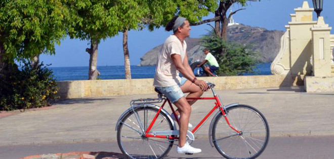 Ofrecen recompensa por banda de ladrones de bicicleta de Carlos Vives