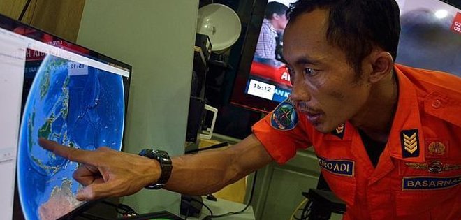 Indonesia cree que el avión de AirAsia acabó en el fondo del mar de Java
