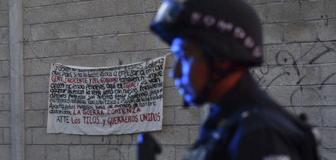 Protestan pobladores de ciudad mexicana en la que desaparecieron estudiantes