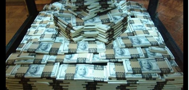 Decomisan un millón de dólares falsos en Quito