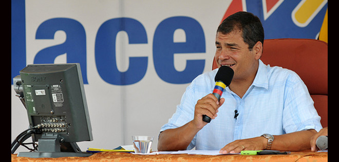 Correa convoca manifestación paralela a protesta opositora