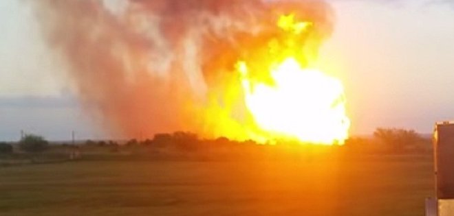 Explosión de gasoducto en EE.UU. provoca gran incendio en Texas