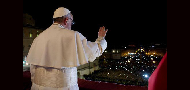 El papa dice que la Iglesia Católica está &quot;orgullosa&quot; de los cristianos de Irak