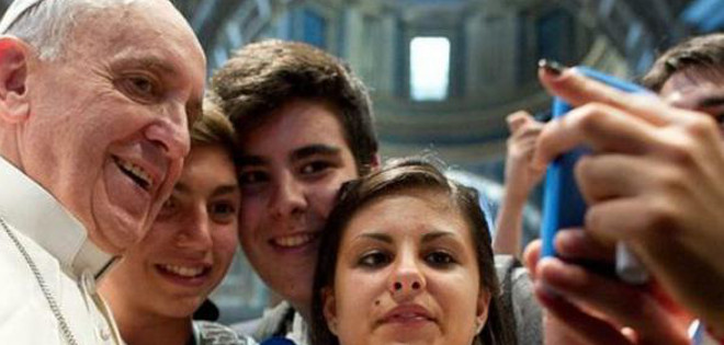 Papa Francisco convoca un sínodo sobre los jóvenes en el 2018