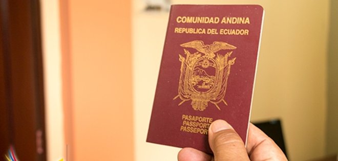 Embajador de Ecuador celebra la iniciativa de España para exención de visados