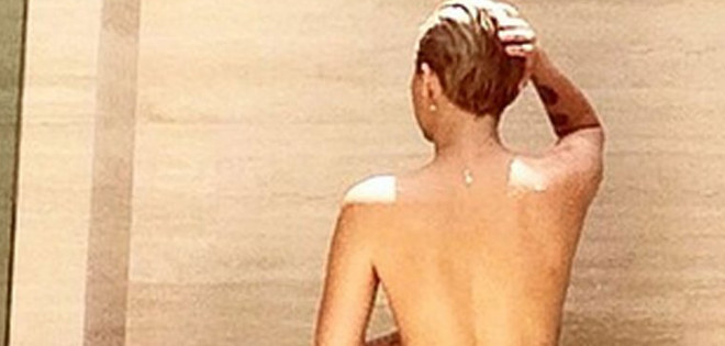 Miley Cyrus ahora se muestra en Instagram bañándose