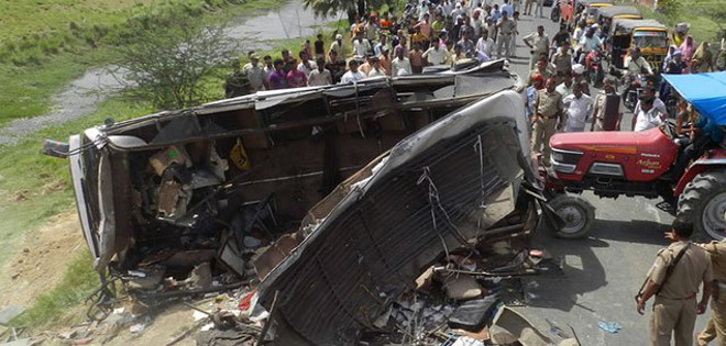 47 Muertos y seis desaparecidos en un accidente de autobús en Nepal