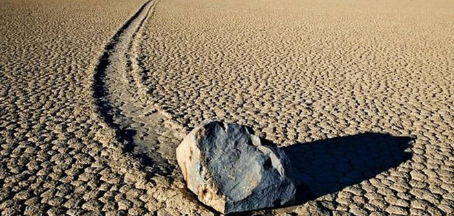 Científicos explican el misterio de las rocas que se &quot;mueven solas&quot;