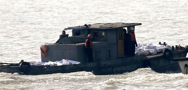 Se hunde barco en China con más de 400 pasajeros