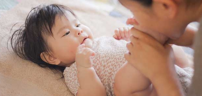 Japón registró un nuevo mínimo histórico de bebés nacidos en 2014