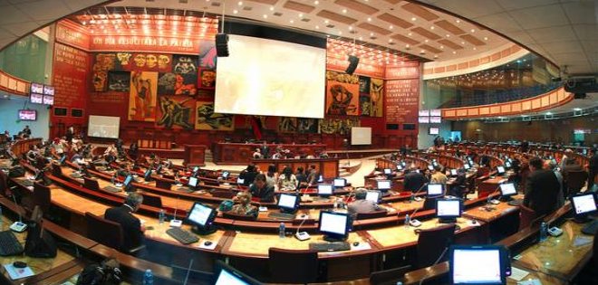 Asamblea niega llamar a consulta sobre explotación de Yasuní