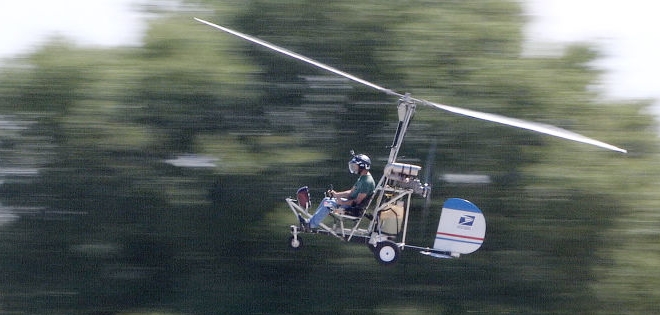 Hombre protesta contra corrupción política aterrizando minihelicóptero en Capitolio