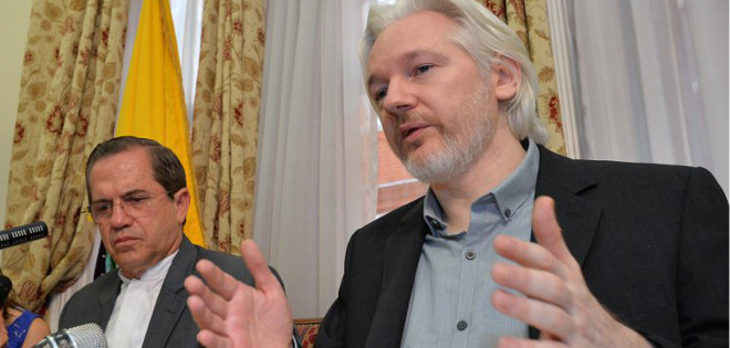 Julian Assange anunció que dejará &quot;pronto&quot; la embajada de Ecuador en Londres
