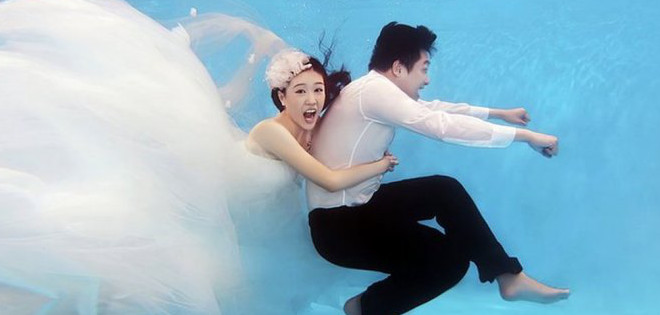 Las fotografías subacuáticas, un furor de las bodas en China