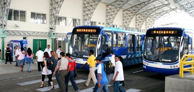 El próximo año habrá buses de la Metrovía destinados solo para mujeres