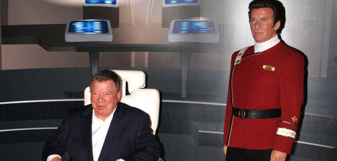 El actor ﻿William Shatner﻿, conocido como el capitán Kirk, es condecorado por la NASA