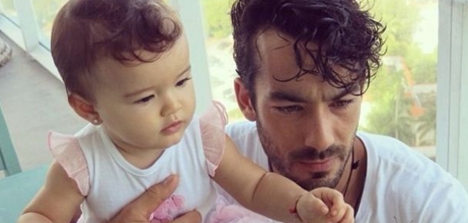 Aarón Díaz se tatúa el nombre de su segunda hija
