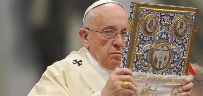 El papa Francisco dice que los cristianos no deben acumular riquezas