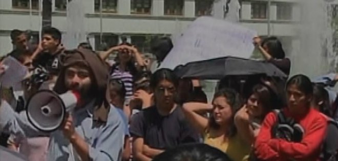 Estudiantes de la Central rechazan recategorización con plantón
