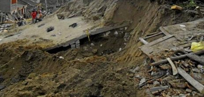 5 muertos y 2 desaparecidos por avalancha en Colombia