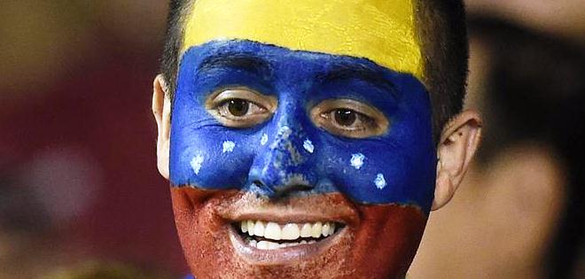 Martínez arruina el debut de Gareca en Perú
