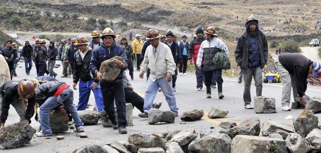 Muere otro trabajador en protestas contra la nueva ley minera en Bolivia