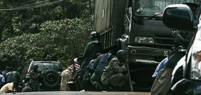 Mueren tres soldados tras enfrentamientos con los asaltantes de Nairobi