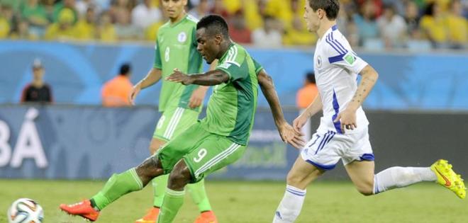 Bosnia eliminada y Nigeria mira a octavos con fallos arbitrales