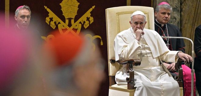 El papa pide perdón por sus errores y por algunos escándalos de la Iglesia