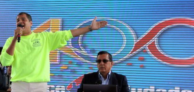 Rafael Correa llega a la emisión 400 de su programa semanal