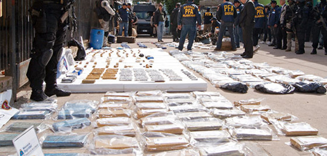 Argentina desarticula red internacional de narcotráfico y detiene 27 personas