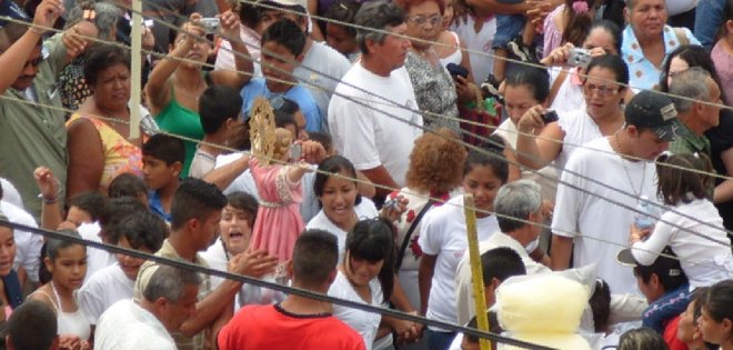 Miles de feligreses participaron en romerías por el &#039;Divino Niño Jesús&#039;