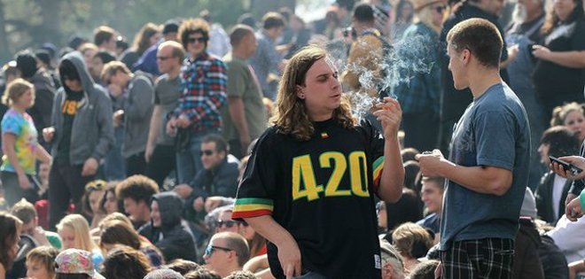 Cómo el 420 se convirtió en un símbolo de la marihuana