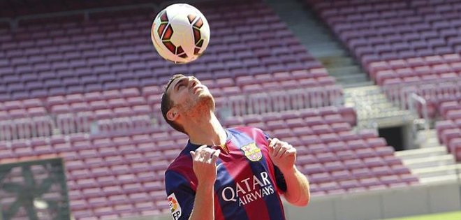 El nuevo fichaje del FC Barcelona, Thomas Vermaelen, llega lesionado