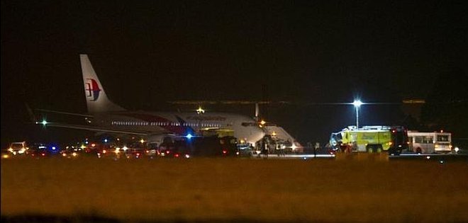 Un avión de Malaysia Airlines aterrizó de emergencia