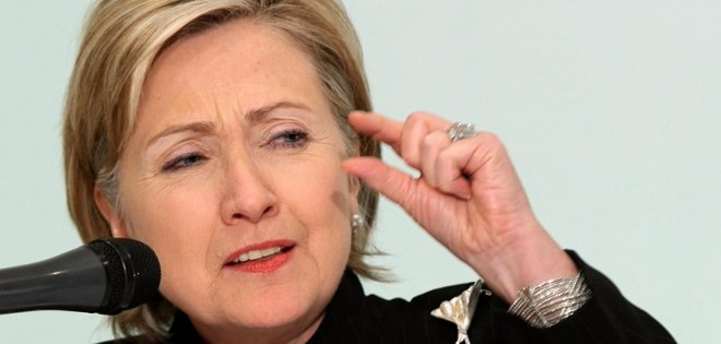 Hillary Clinton enfrenta la primera crisis antes de anunciar su candidatura