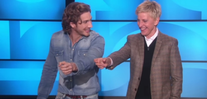 (VIDEO) Ellen DeGeneres aprende español con el guapo Eugenio Siller