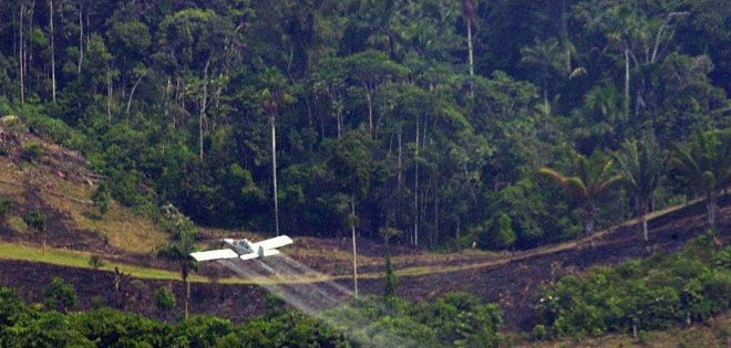 Sin fecha firma de acuerdo entre Ecuador y Colombia por fumigaciones