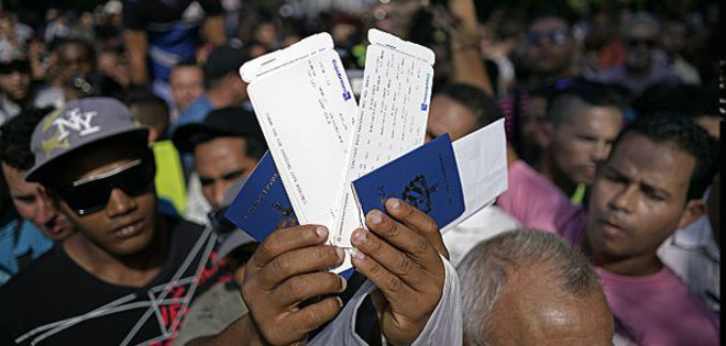 Cubanos con billete de avión antes de 26 noviembre recibirán visado a Ecuador