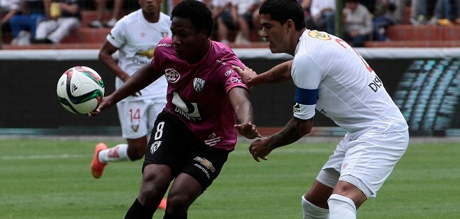 Liga venció a Independiente con 2-0 en Casa Blanca