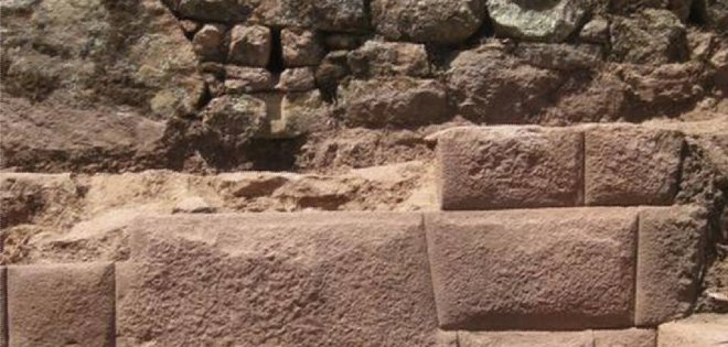 Hallan en Perú una piedra inca con 13 ángulos