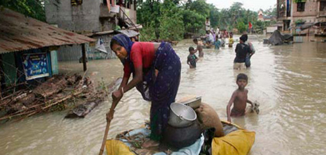 Gates dona 700.000 dólares para los afectados por inundaciones en la India