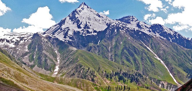 El K2, segunda cima más alta del mundo, mide dos metros menos de lo pensado