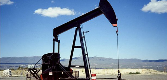 Ecuador y Venezuela estudian plantear recorte de la producción de petróleo
