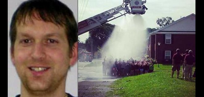 EE.UU.: falleció un bombero herido en el reto del balde de agua